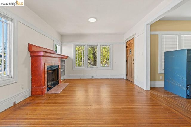 4607 Virginia, Oakland, CA 94619