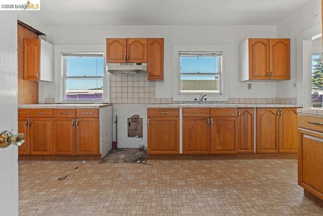 4607 Virginia, Oakland, CA 94619