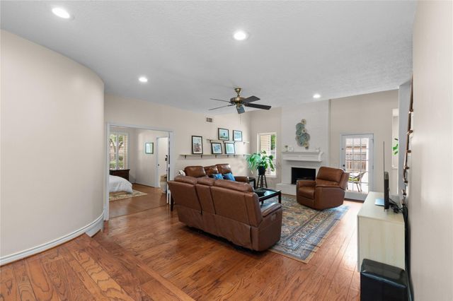 3 Dunlin Meadow Court, The Woodlands, TX 77381