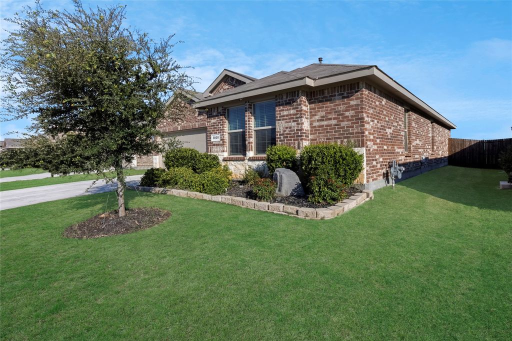 3800 Ridgeway Lane, Denton, TX 76226 — photo 2