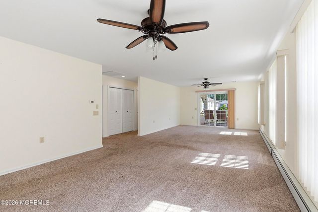 31 Portsmouth Drive, Toms River, NJ 08757