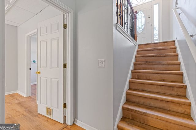 402 Eileen Circle, Canton, GA 30114