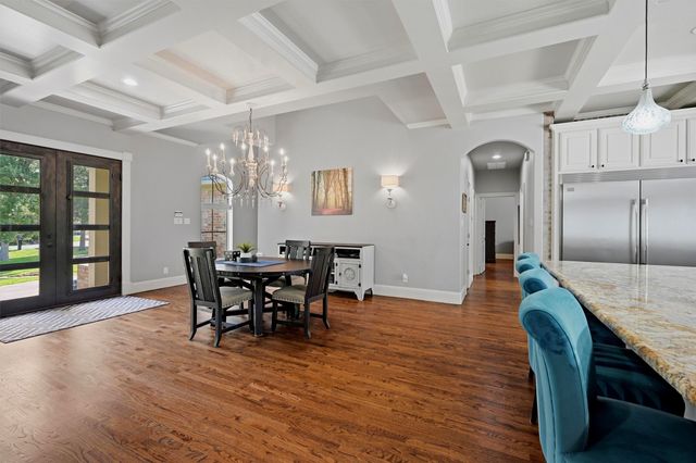 107 Iriquois Drive, Lake Kiowa, TX 76240