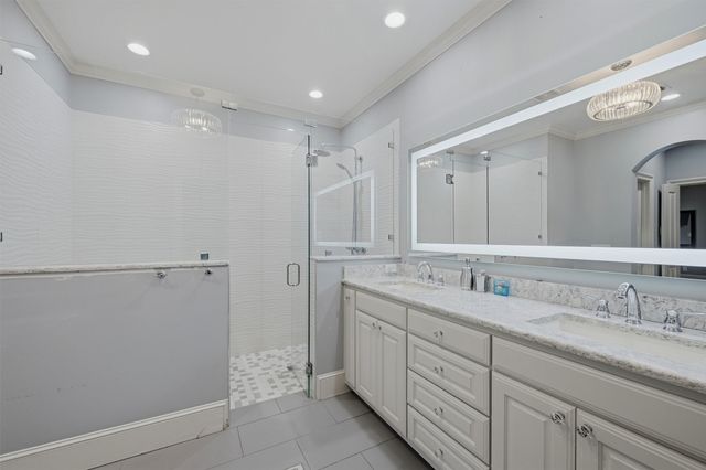 107 Iriquois Drive, Lake Kiowa, TX 76240
