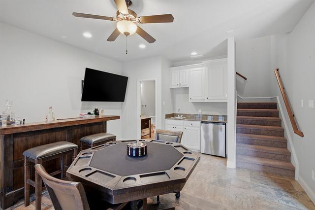 107 Iriquois Drive, Lake Kiowa, TX 76240