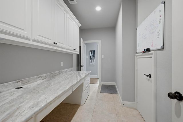 107 Iriquois Drive, Lake Kiowa, TX 76240