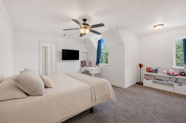 107 Iriquois Drive, Lake Kiowa, TX 76240