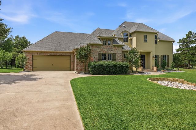 107 Iriquois Drive, Lake Kiowa, TX 76240