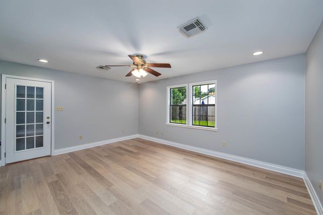 303 Hermitage Dr, Thibodaux, LA 70301