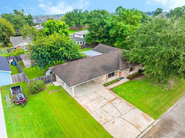 303 Hermitage Dr, Thibodaux, LA 70301