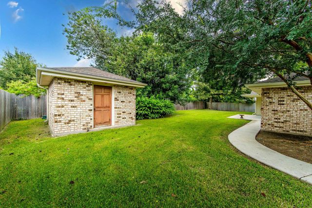 303 Hermitage Dr, Thibodaux, LA 70301