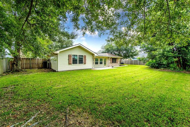303 Hermitage Dr, Thibodaux, LA 70301