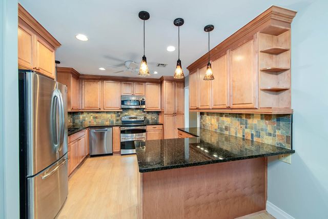 303 Hermitage Dr, Thibodaux, LA 70301