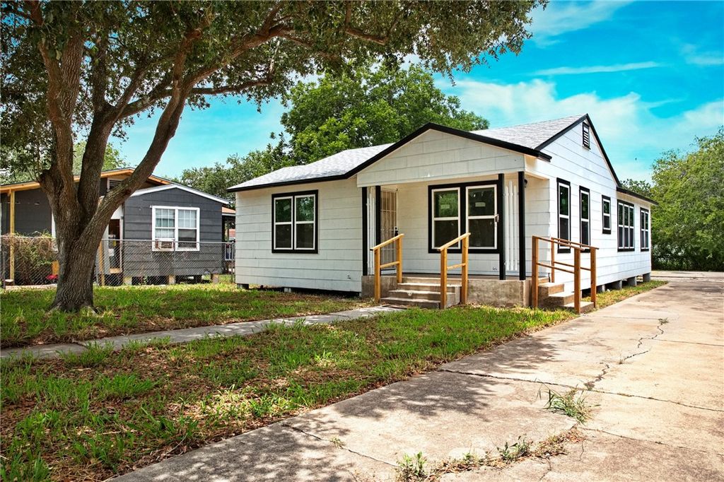 3740 Brooks Dr, Corpus Christi, TX 78408
