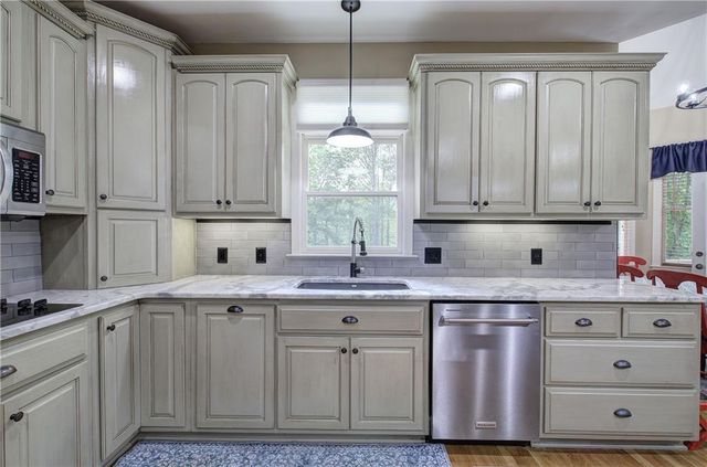 181 Fox Den Circle, Jasper, GA 30143