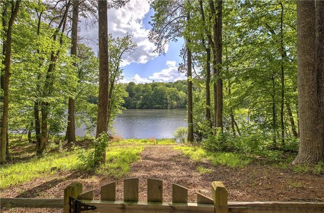 181 Fox Den Circle, Jasper, GA 30143