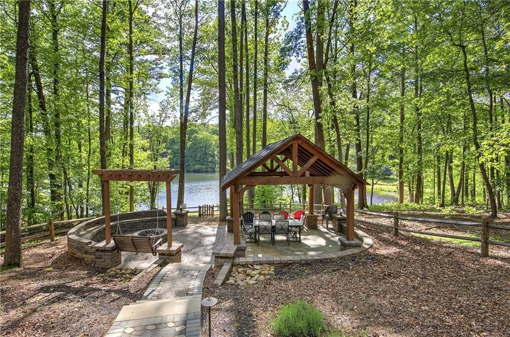 181 Fox Den Circle, Jasper, GA 30143