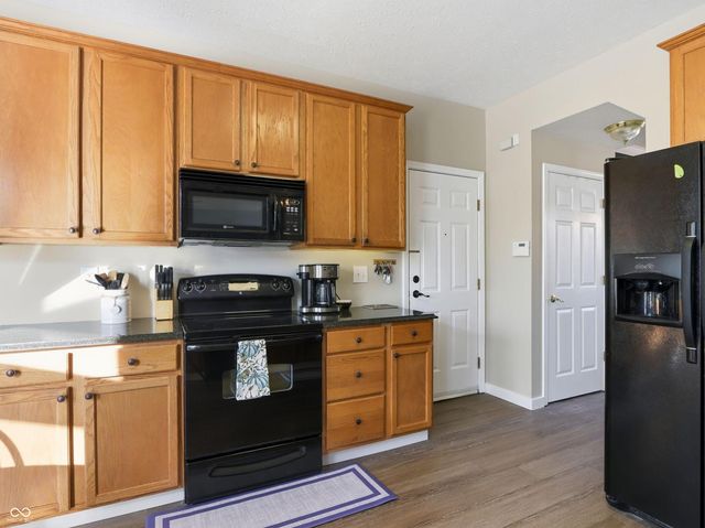 15 W Woodsage Court, Westfield, IN 46074