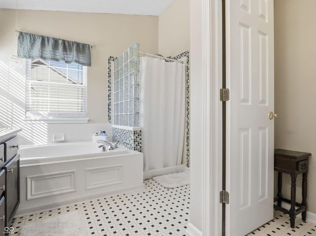 15 W Woodsage Court, Westfield, IN 46074