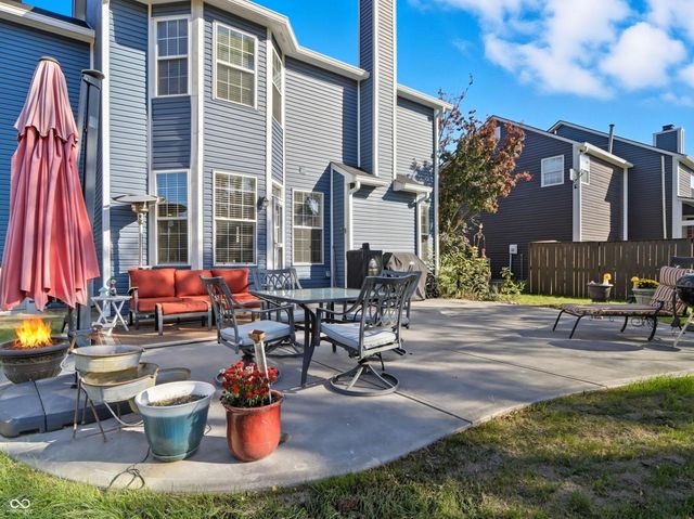 15 W Woodsage Court, Westfield, IN 46074