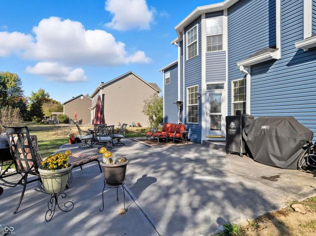 15 W Woodsage Court, Westfield, IN 46074