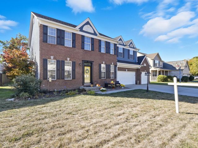 15 W Woodsage Court, Westfield, IN 46074