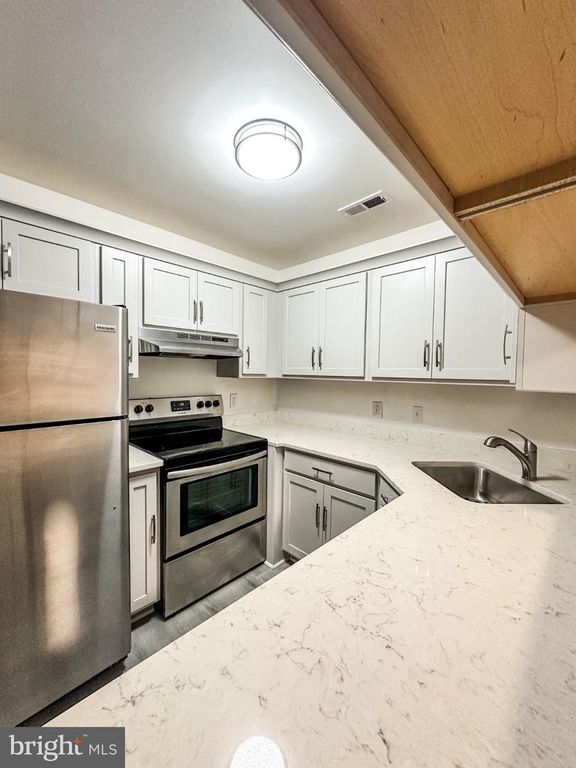 5501 A ABERDEEN DR, Mount Laurel, NJ 08054