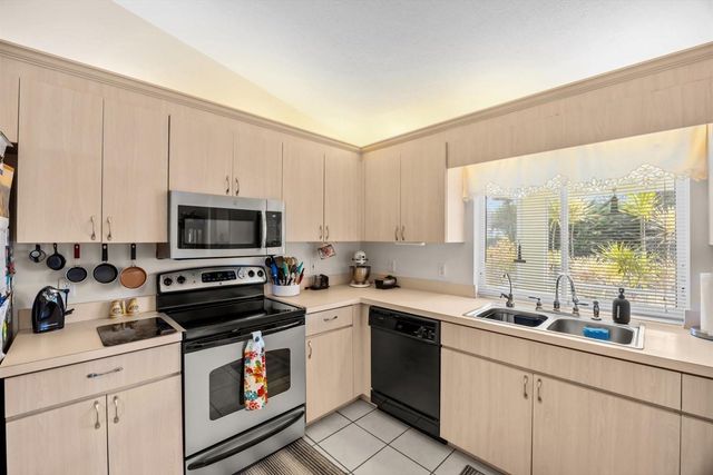 590 SW Lacroix Avenue, Port St. Lucie, Port St Lucie, FL 34953