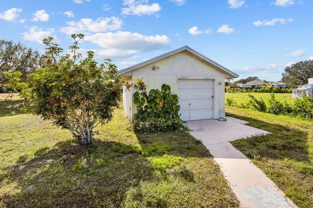 590 SW Lacroix Avenue, Port St. Lucie, Port St Lucie, FL 34953