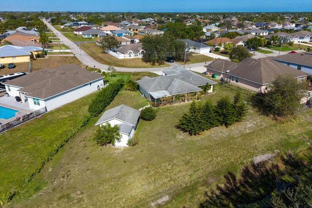 590 SW Lacroix Avenue, Port St. Lucie, Port St Lucie, FL 34953