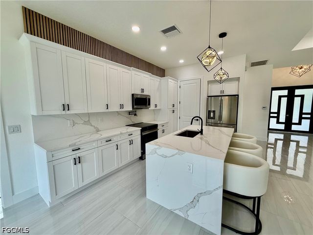 919 Hibiscus AVE, Lehigh Acres, FL 33972