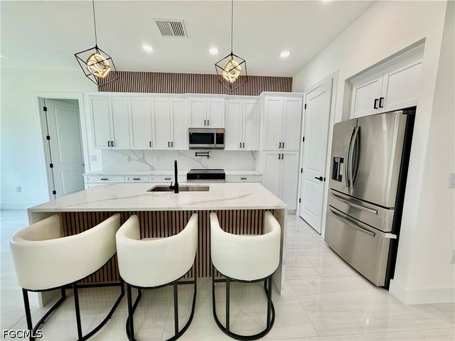 919 Hibiscus AVE, Lehigh Acres, FL 33972