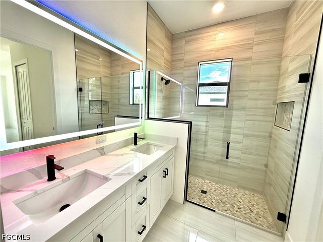 919 Hibiscus AVE, Lehigh Acres, FL 33972