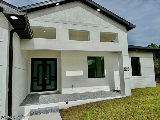 919 Hibiscus AVE, Lehigh Acres, FL 33972