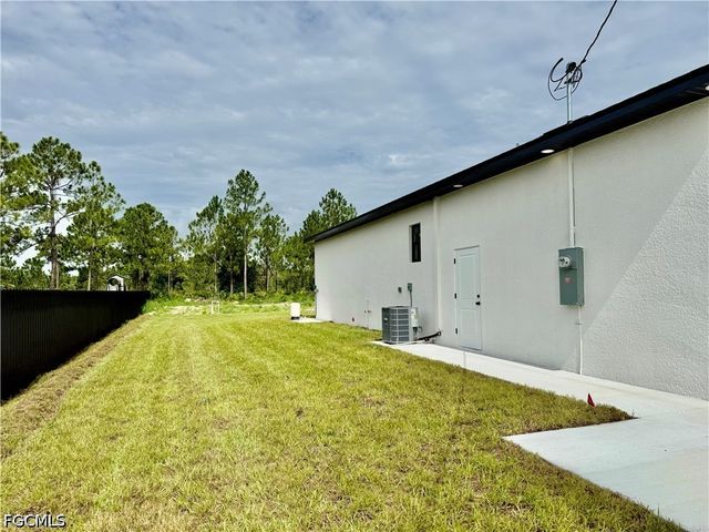 919 Hibiscus AVE, Lehigh Acres, FL 33972