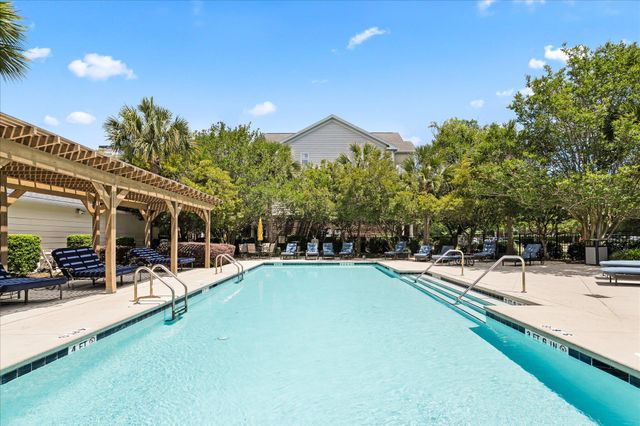 45 Sycamore Avenue 1811, Charleston, SC 29407
