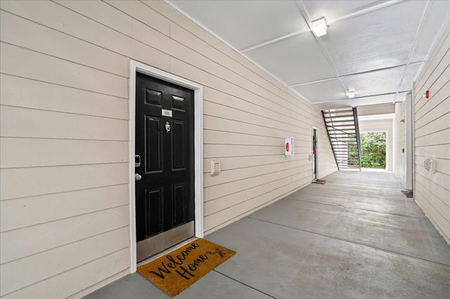 45 Sycamore Avenue 1811, Charleston, SC 29407
