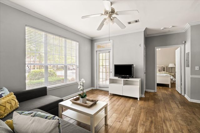 45 Sycamore Avenue 1811, Charleston, SC 29407