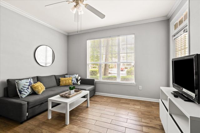 45 Sycamore Avenue 1811, Charleston, SC 29407