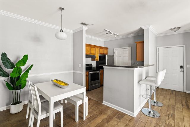 45 Sycamore Avenue 1811, Charleston, SC 29407