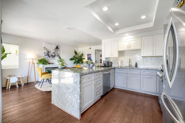 1477 Genoa Dr, Vista, CA 92081