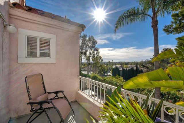 1477 Genoa Dr, Vista, CA 92081