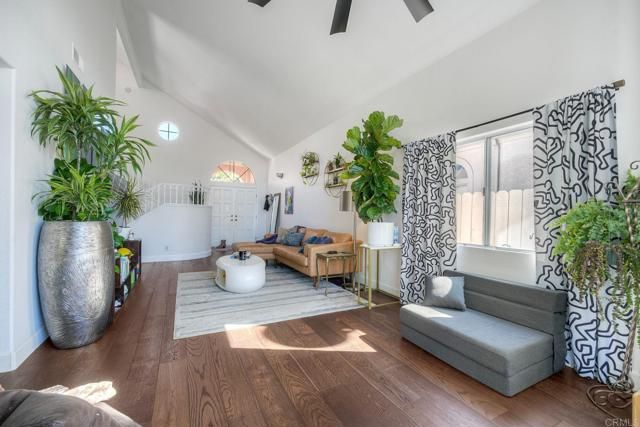 1477 Genoa Dr, Vista, CA 92081