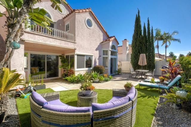 1477 Genoa Dr, Vista, CA 92081