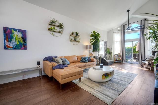 1477 Genoa Dr, Vista, CA 92081