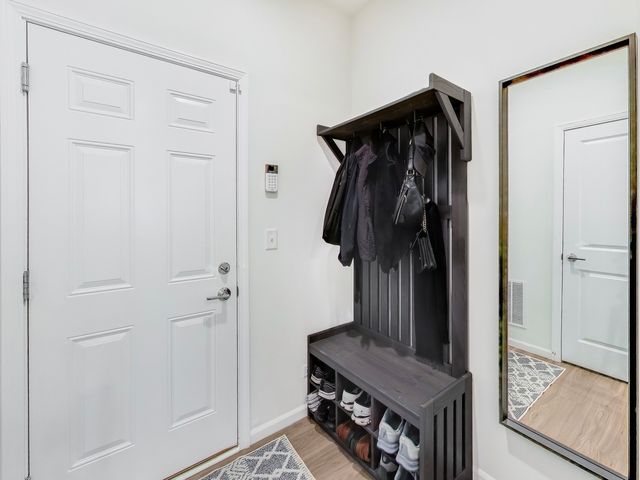 579 Watercress Drive, Aurora, IL 60504