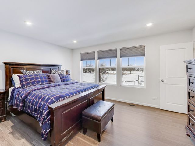 579 Watercress Drive, Aurora, IL 60504