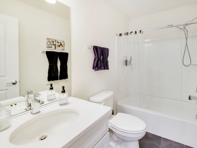 579 Watercress Drive, Aurora, IL 60504