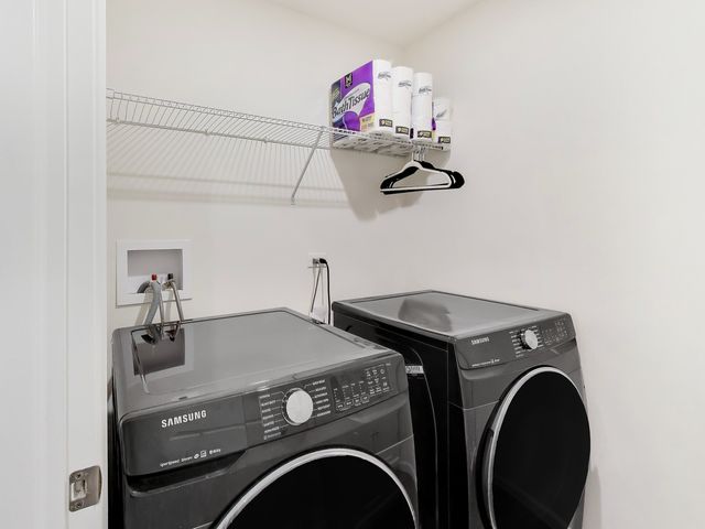 579 Watercress Drive, Aurora, IL 60504