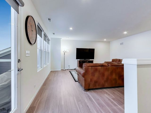 579 Watercress Drive, Aurora, IL 60504